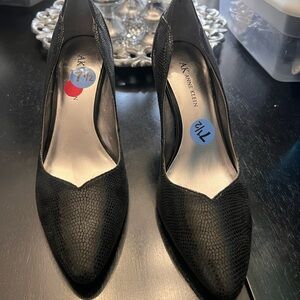 Anne Klein Black Textured Heels